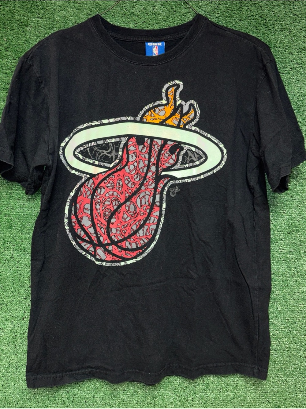 Miami Heat Vintage Y2K NBA UNK Black Shirt L Lebron James